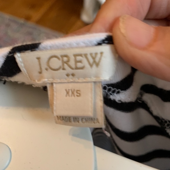 J‎ crew cotton bell sleeve embroidered top. Worn about 4x - Picture 4 of 4